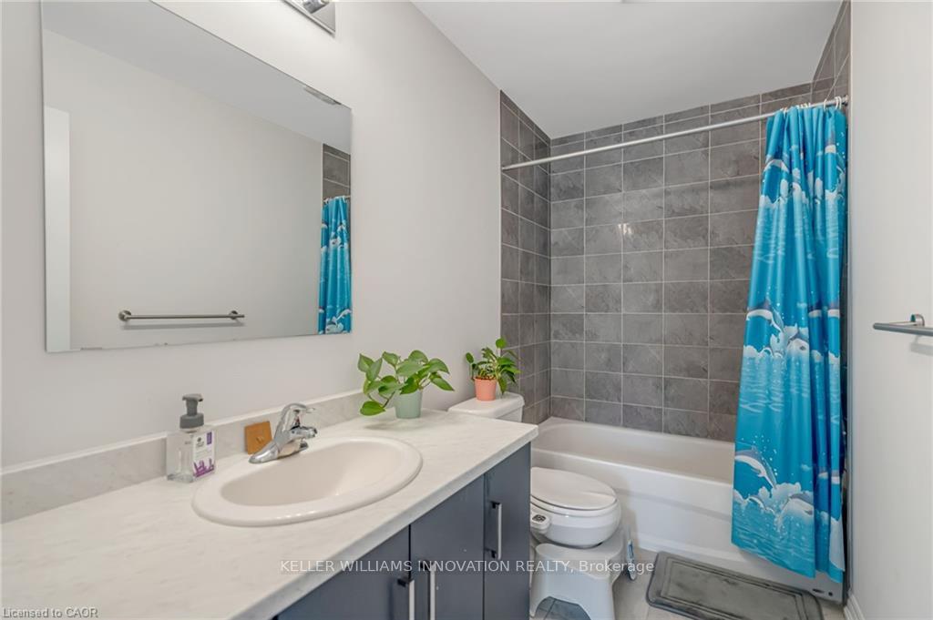 Photo 31 of 38 Dewberry Drive, Kitchener — HOMEH