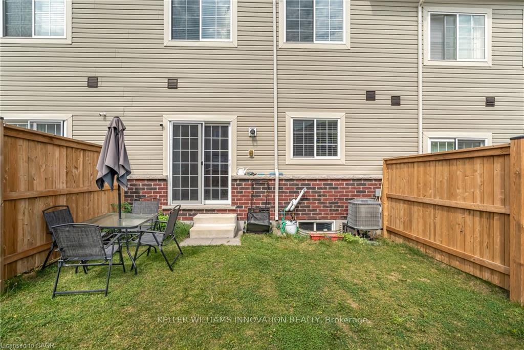 Photo 33 of 38 Dewberry Drive, Kitchener — HOMEH