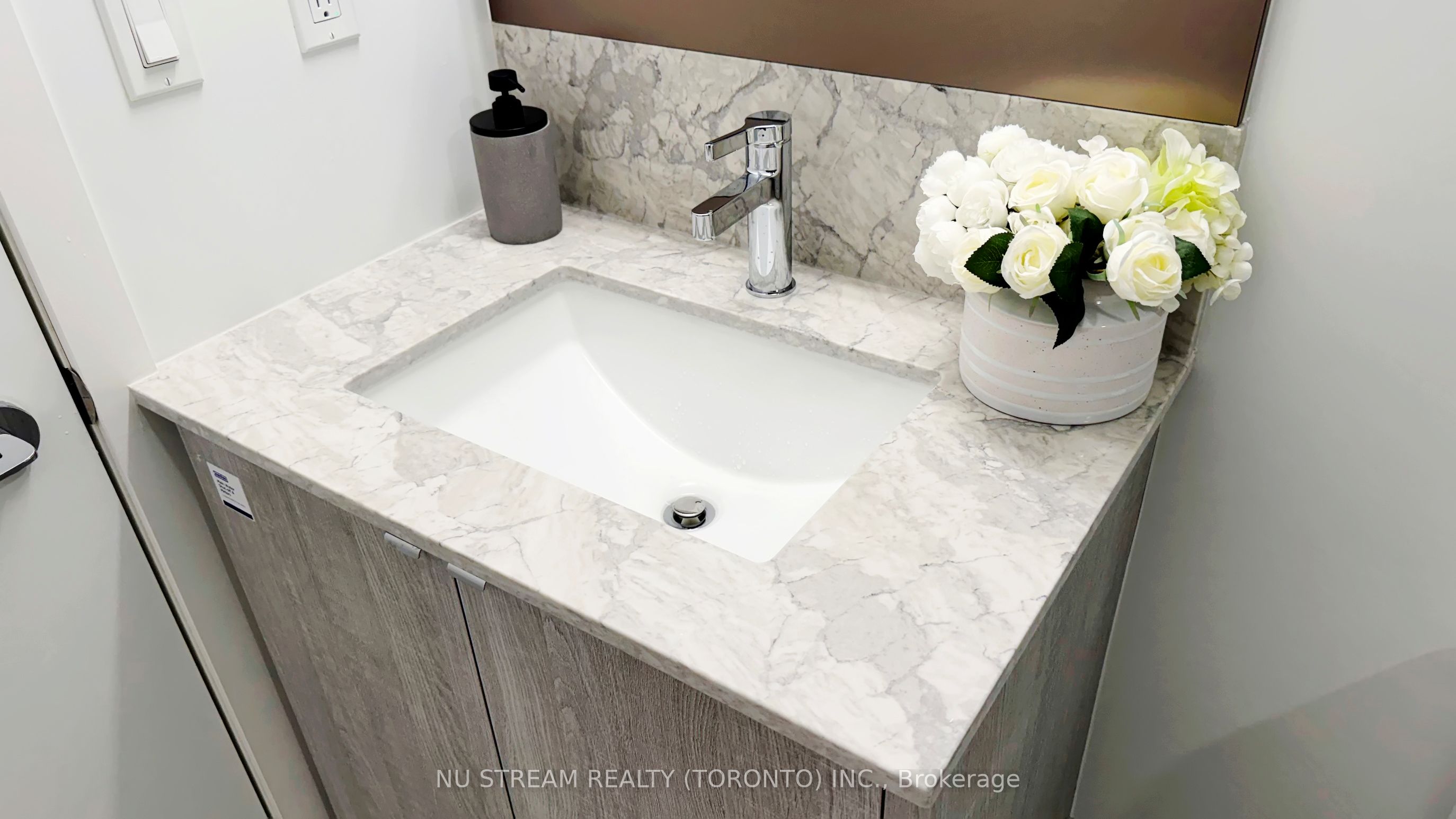 Photo 34 of Unit 2011, 771 Yonge Street, Toronto, Rosedale-Moore Park — HOMEH