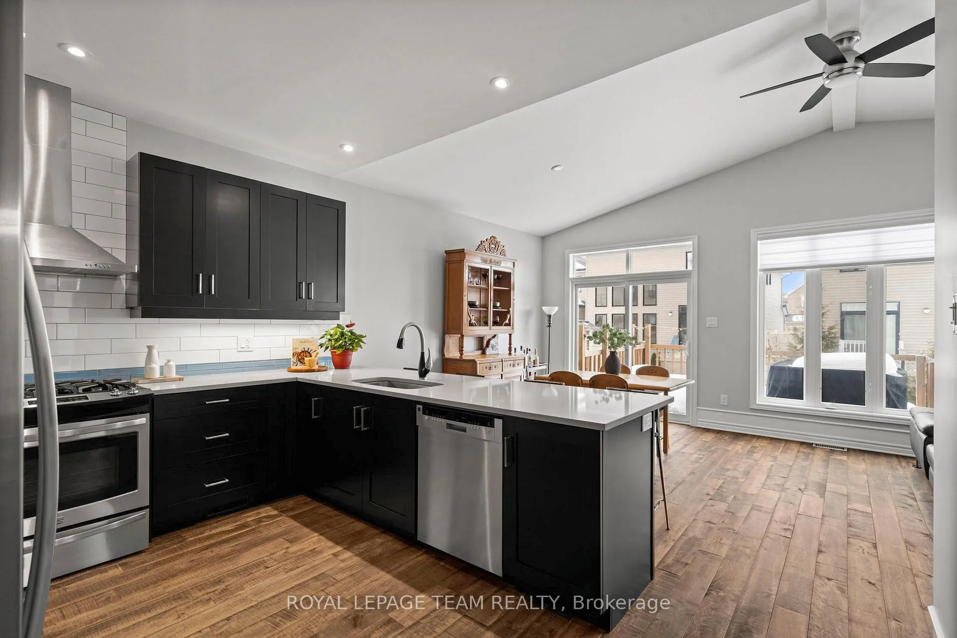 Photo 6 of 337 Sugar Pine Crescent, Ottawa, Kanata - Bridlewood — HOMEH