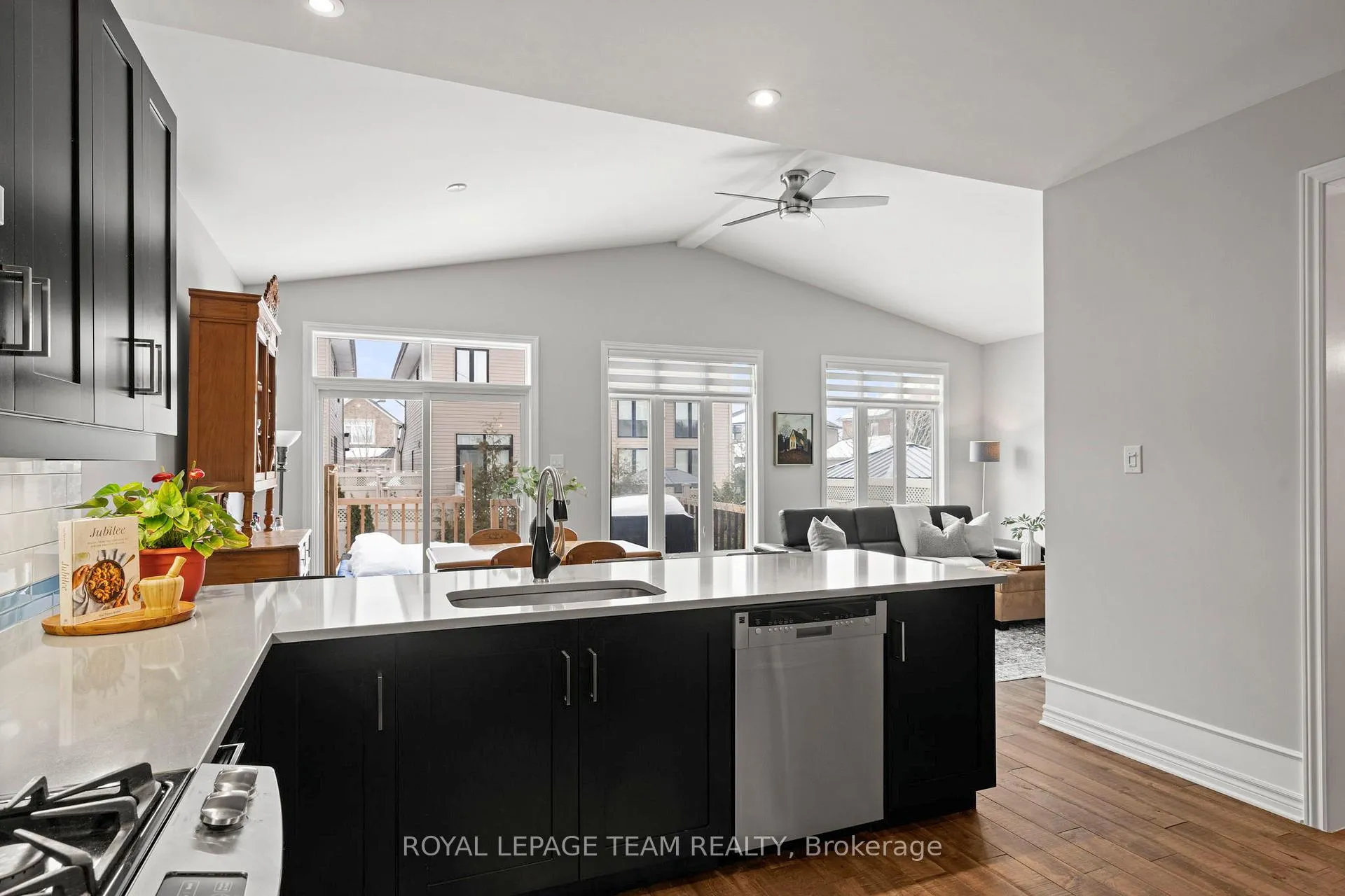Photo 8 of 337 Sugar Pine Crescent, Ottawa, Kanata - Bridlewood — HOMEH