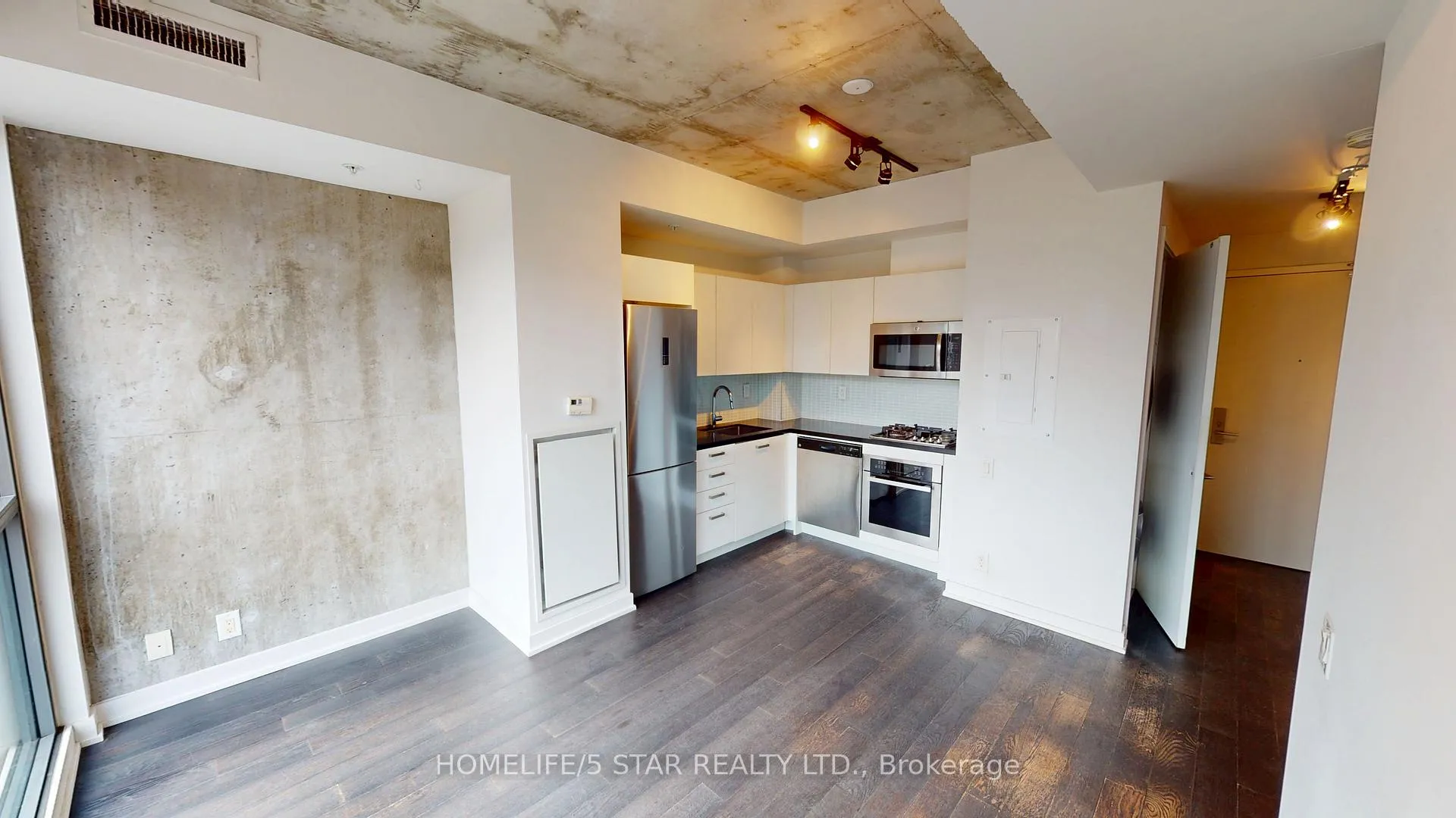 Photo 8 of Unit 525, 39 Brant Street, Toronto, Waterfront Communities — HOMEH
