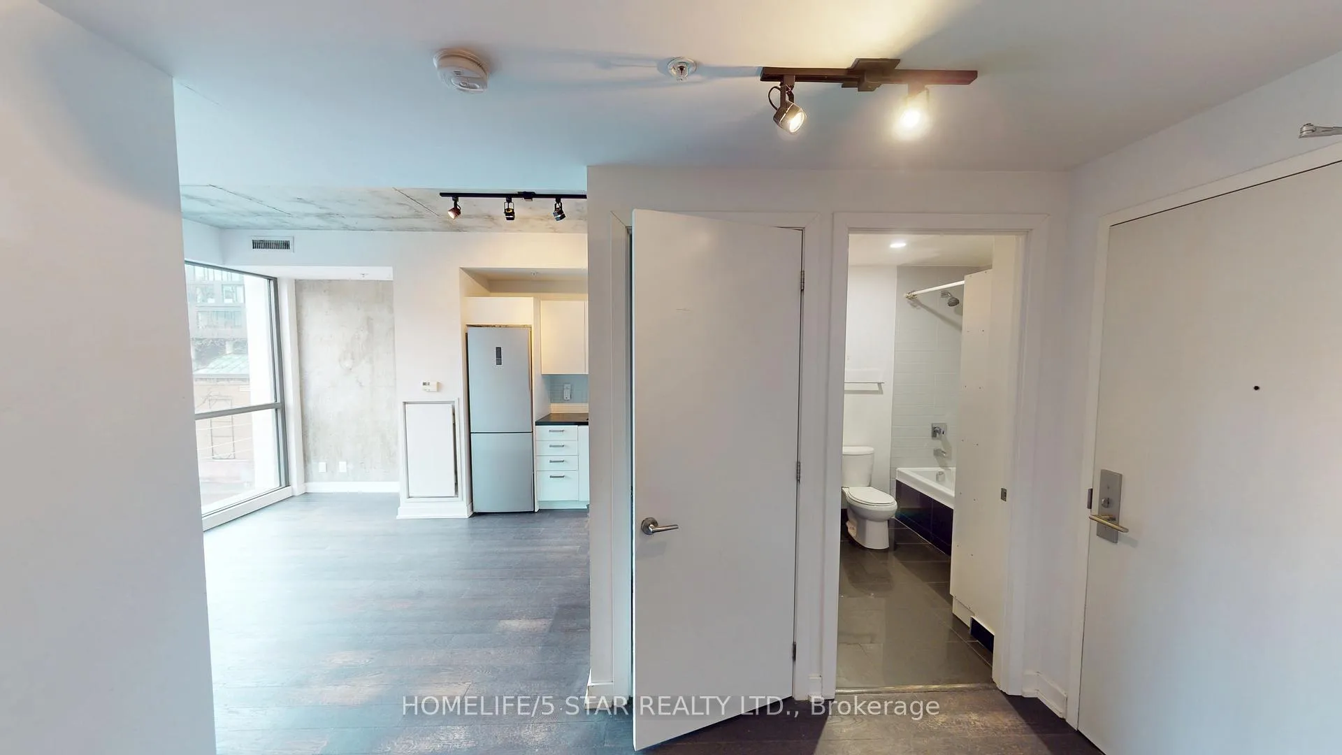 Photo 12 of Unit 525, 39 Brant Street, Toronto, Waterfront Communities — HOMEH