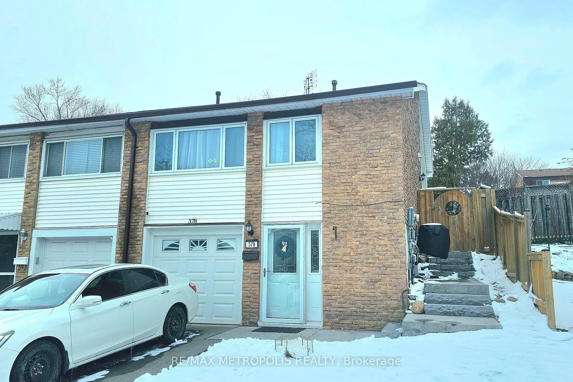 Front of Unit Main, 378 Daytona Court