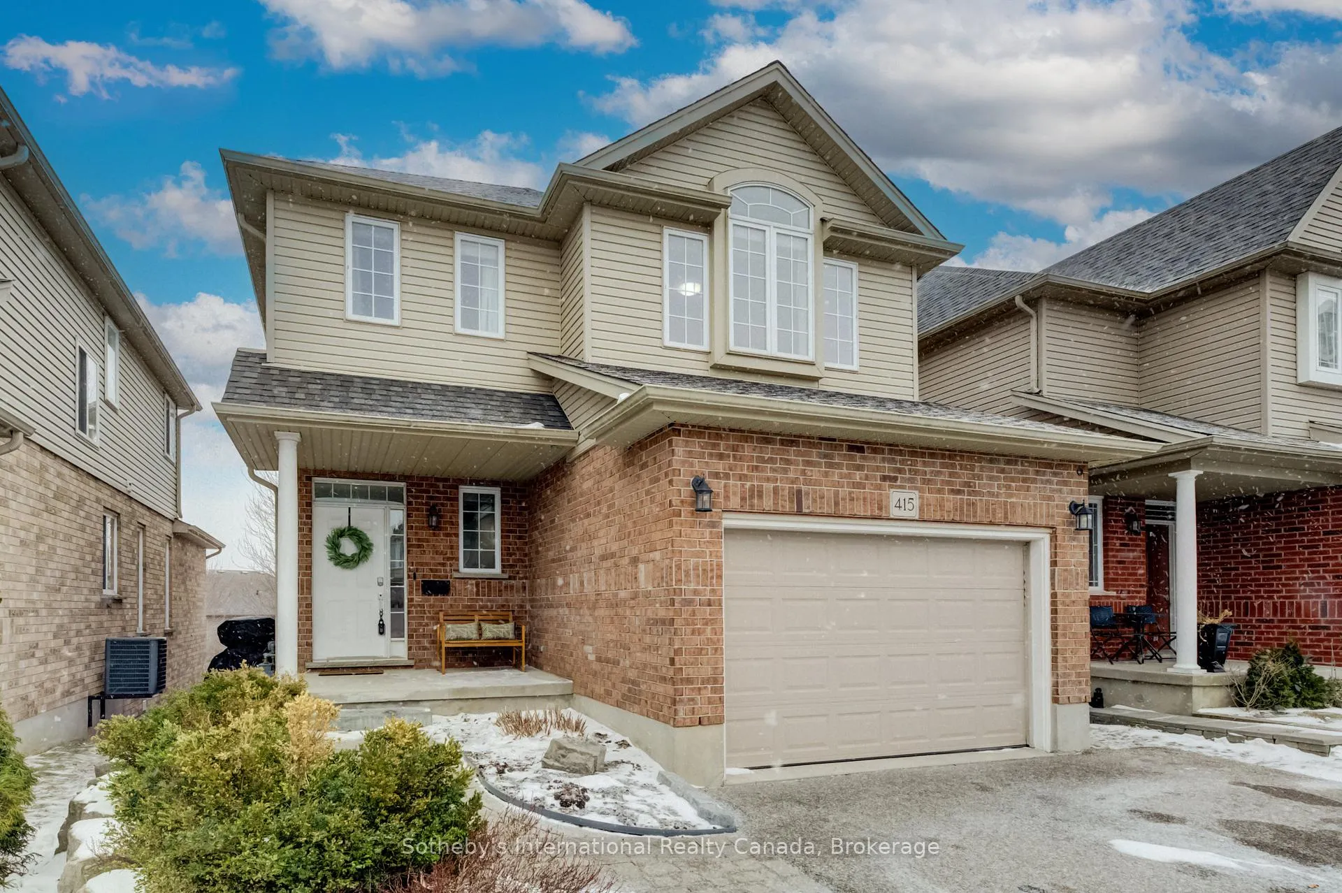 Photo 2 of 415 Westcroft Drive, Waterloo — HOMEH