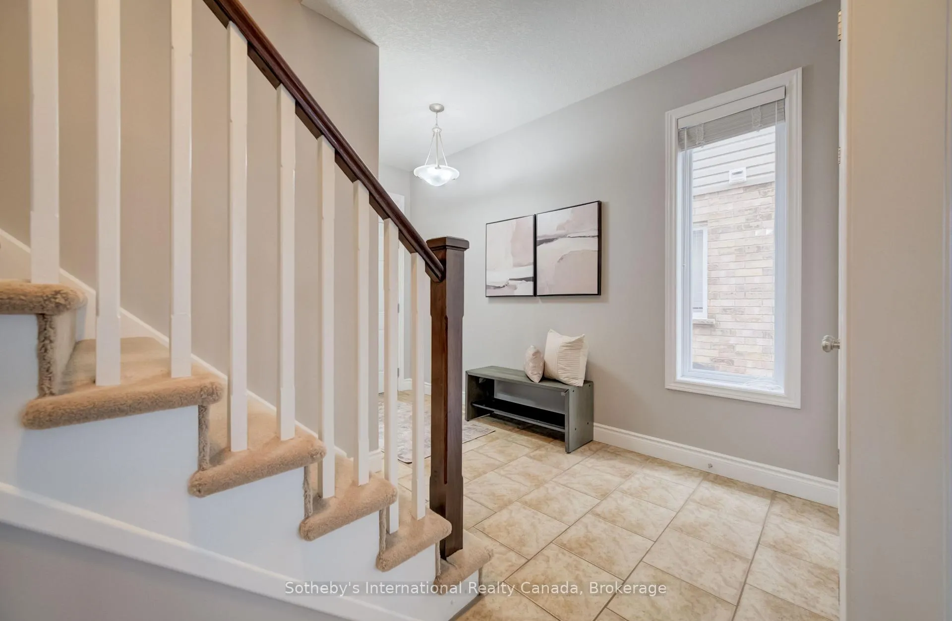 Photo 3 of 415 Westcroft Drive, Waterloo — HOMEH