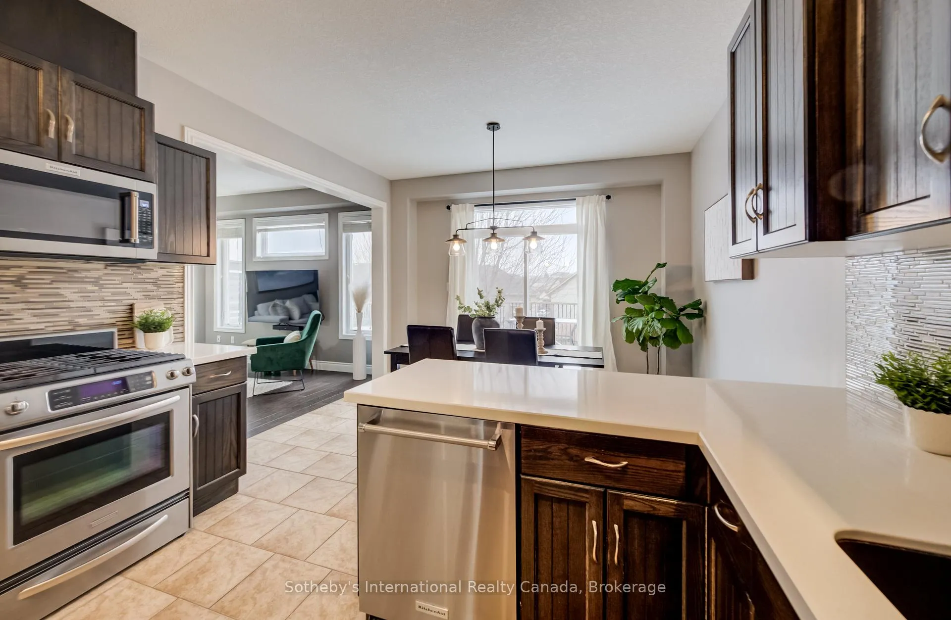 Photo 9 of 415 Westcroft Drive, Waterloo — HOMEH