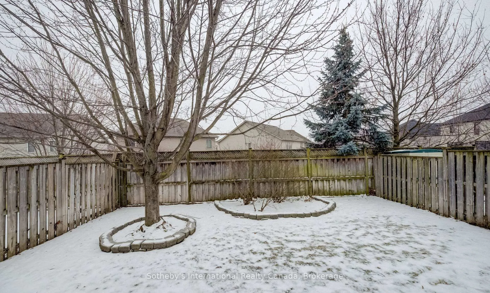 Photo 31 of 415 Westcroft Drive, Waterloo — HOMEH