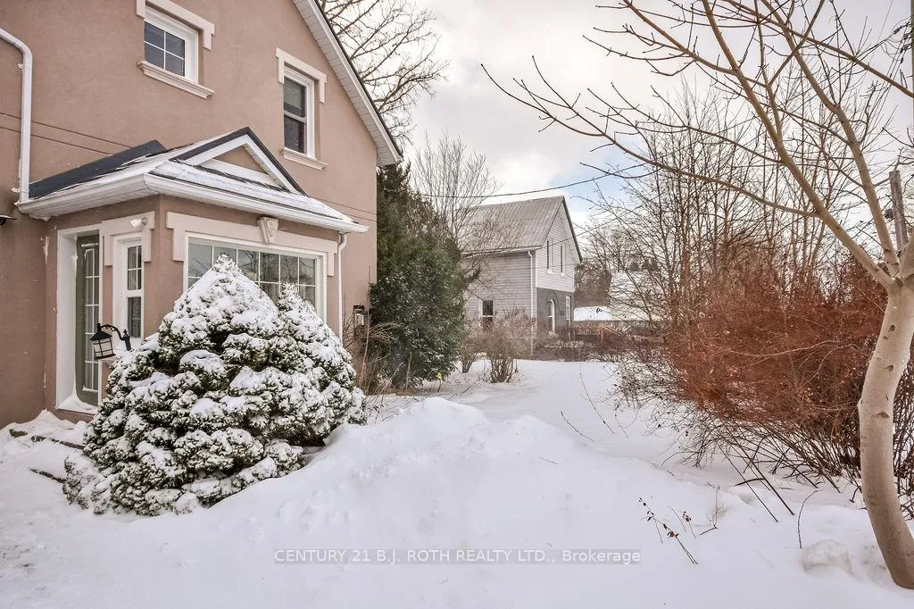 Photo 2 of 15 Stone Street, Springwater, Elmvale — HOMEH