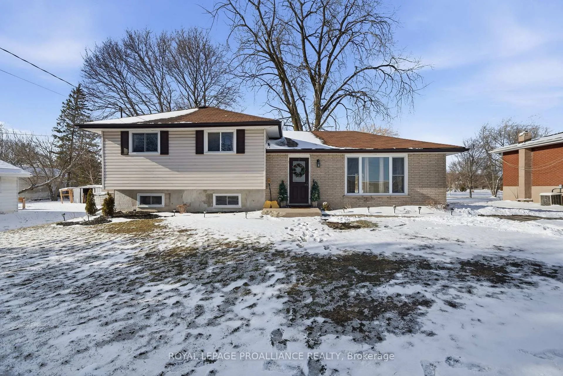 Photo 1 of 2292 Hamilton Road, Quinte West, Sidney Ward — HOMEH