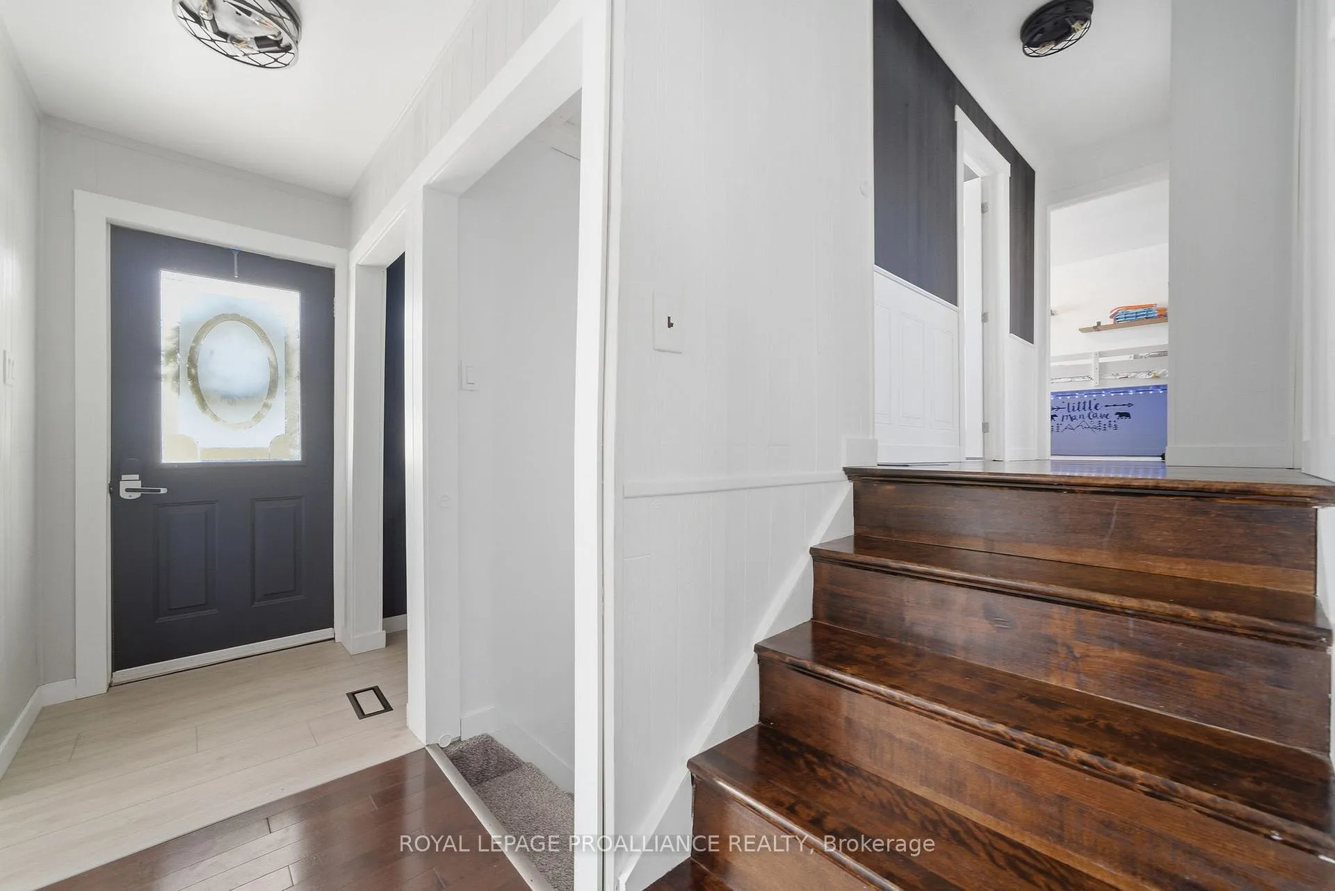 Photo 20 of 2292 Hamilton Road, Quinte West, Sidney Ward — HOMEH
