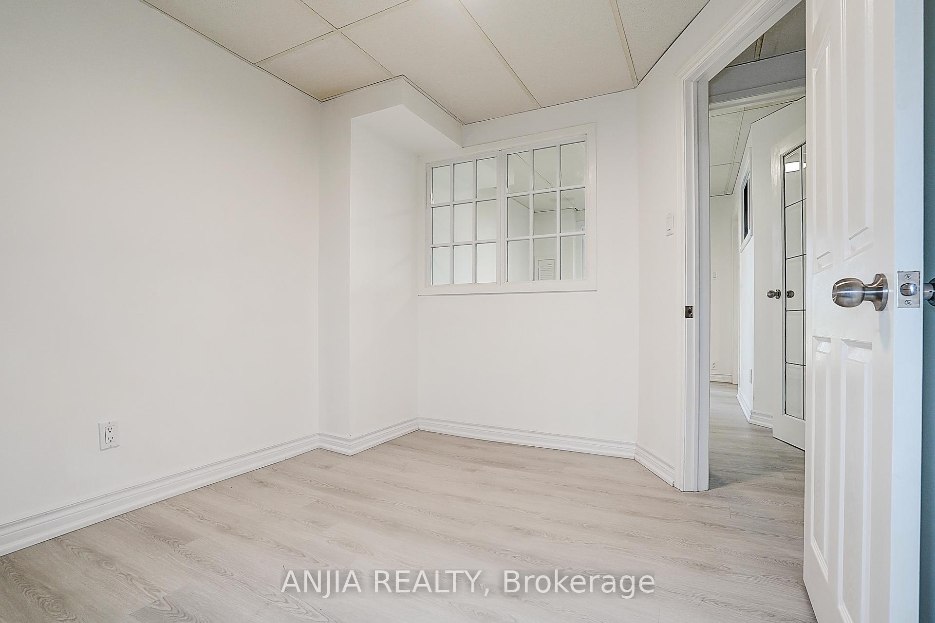 Photo 6 of 40 Foxglove Court, Markham, Unionville — HOMEH