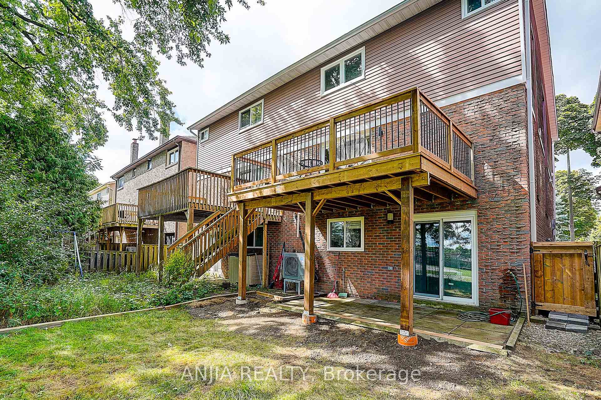 Photo 9 of 40 Foxglove Court, Markham, Unionville — HOMEH