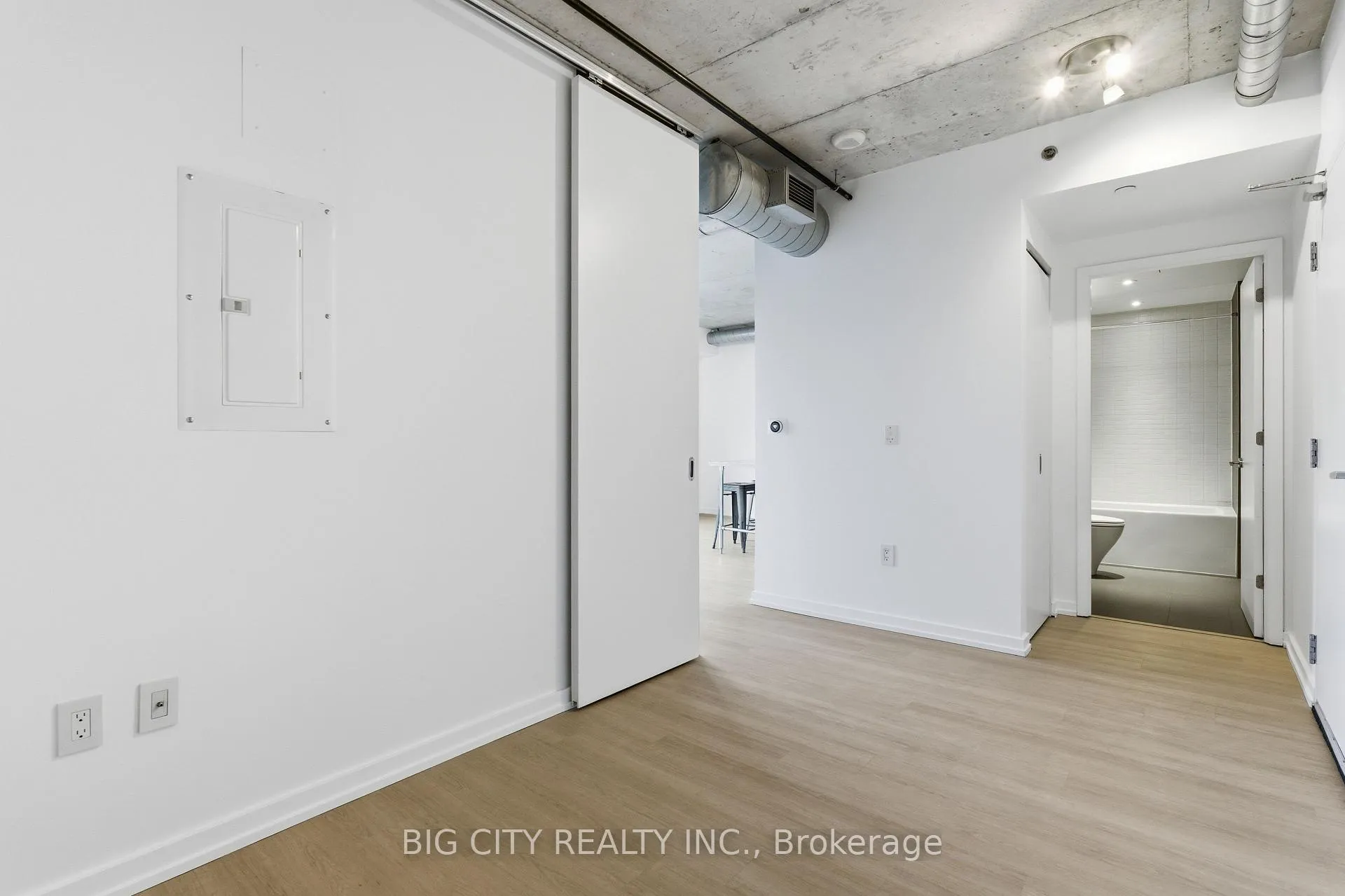 Photo 4 of Unit 545, 47 Lower River Street, Toronto, Moss Park — HOMEH
