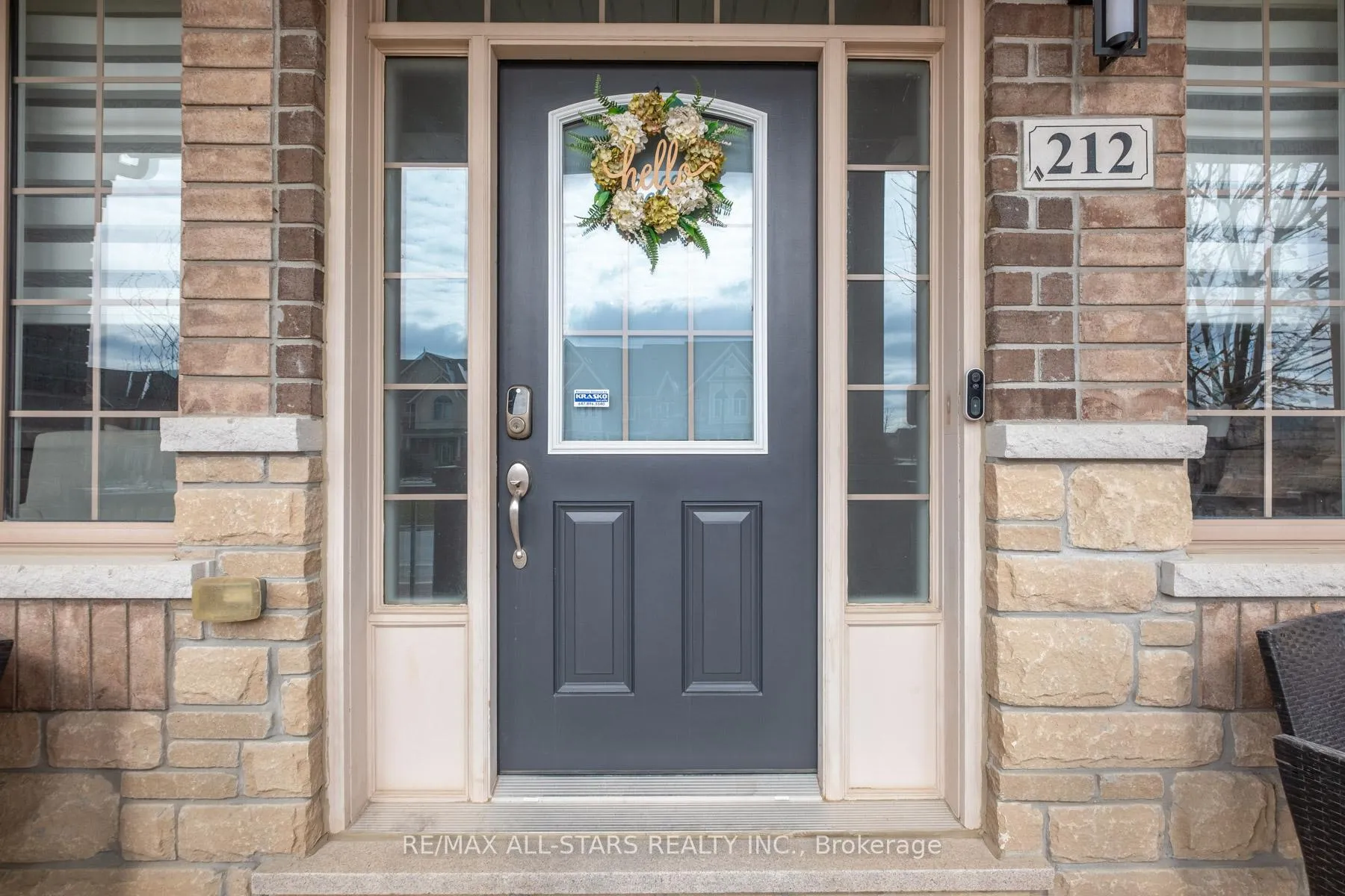 Photo 5 of 212 East's Corners Boulevard, Vaughan, Kleinburg — HOMEH