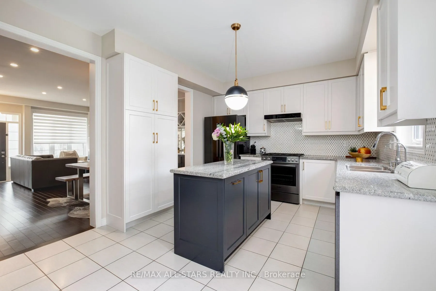 Photo 19 of 212 East's Corners Boulevard, Vaughan, Kleinburg — HOMEH