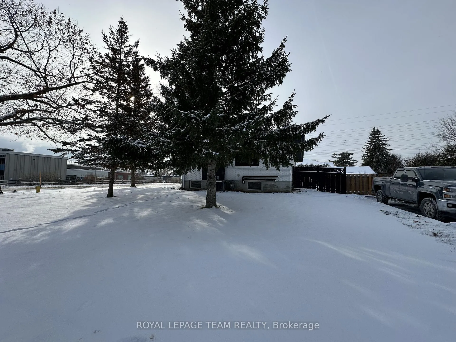 Photo 2 of 41 Fieldrow Street, Ottawa, Meadowlands/Crestview — HOMEH