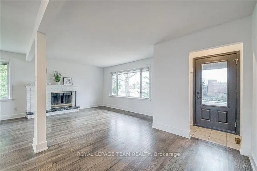 Photo 5 of 41 Fieldrow Street, Ottawa, Meadowlands/Crestview — HOMEH