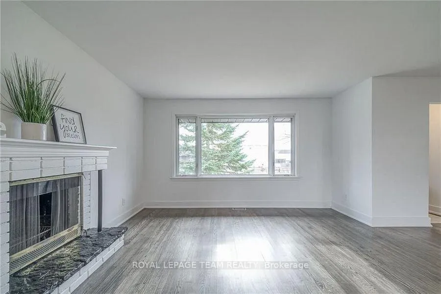 Photo 7 of 41 Fieldrow Street, Ottawa, Meadowlands/Crestview — HOMEH