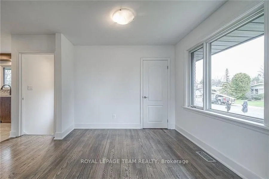 Photo 8 of 41 Fieldrow Street, Ottawa, Meadowlands/Crestview — HOMEH
