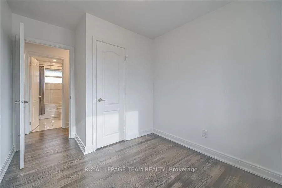 Photo 15 of 41 Fieldrow Street, Ottawa, Meadowlands/Crestview — HOMEH