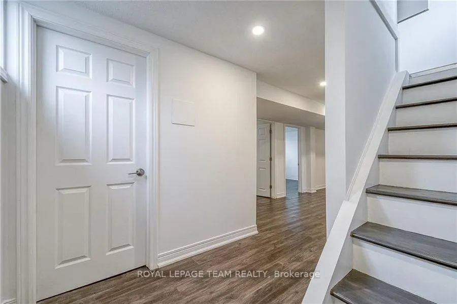 Photo 16 of 41 Fieldrow Street, Ottawa, Meadowlands/Crestview — HOMEH