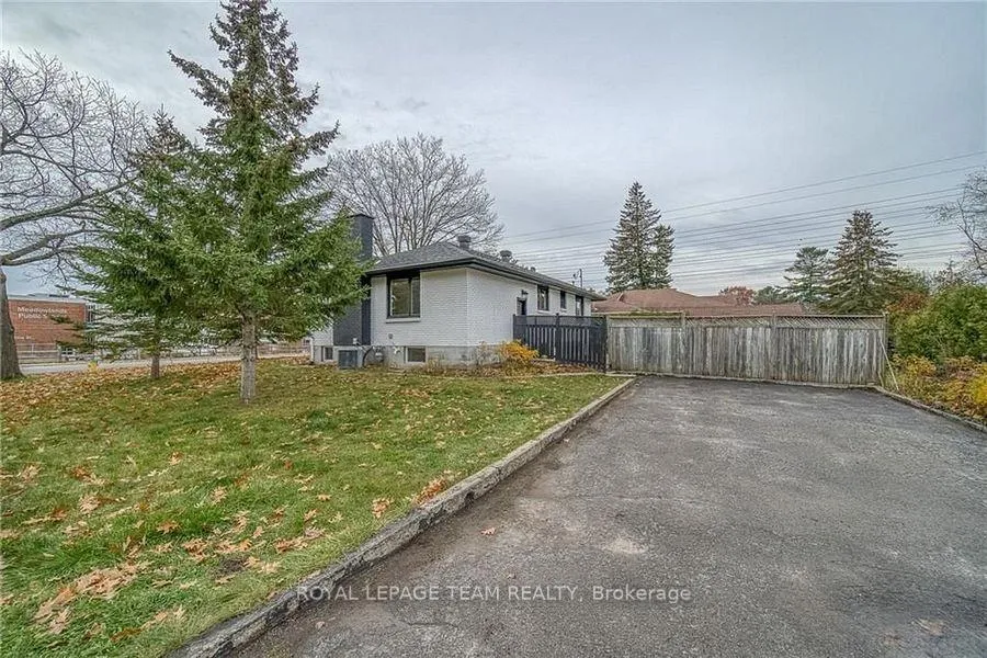Photo 25 of 41 Fieldrow Street, Ottawa, Meadowlands/Crestview — HOMEH