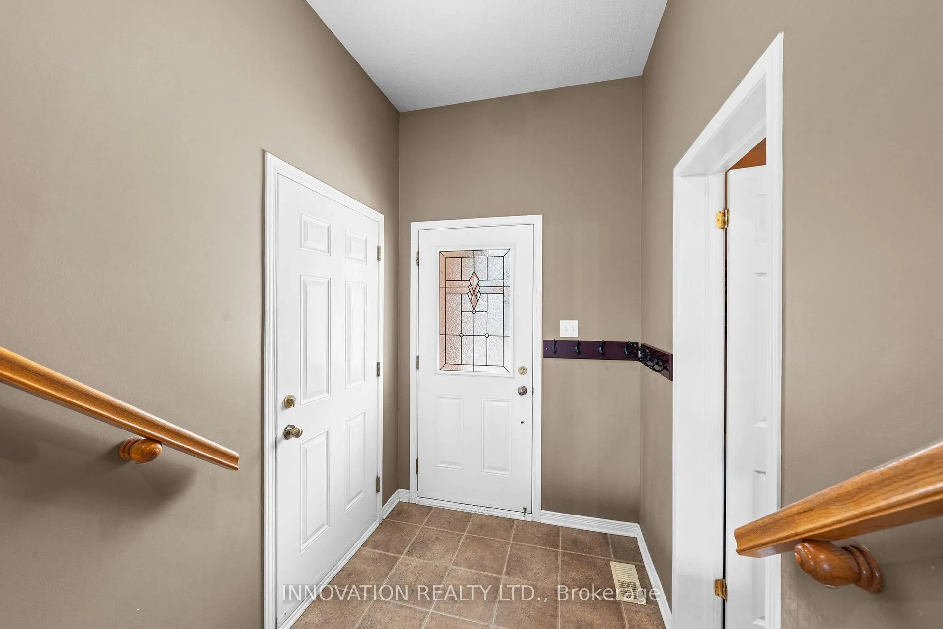 Photo 5 of 550 Louis Toscano Drive, Ottawa, Avalon East — HOMEH