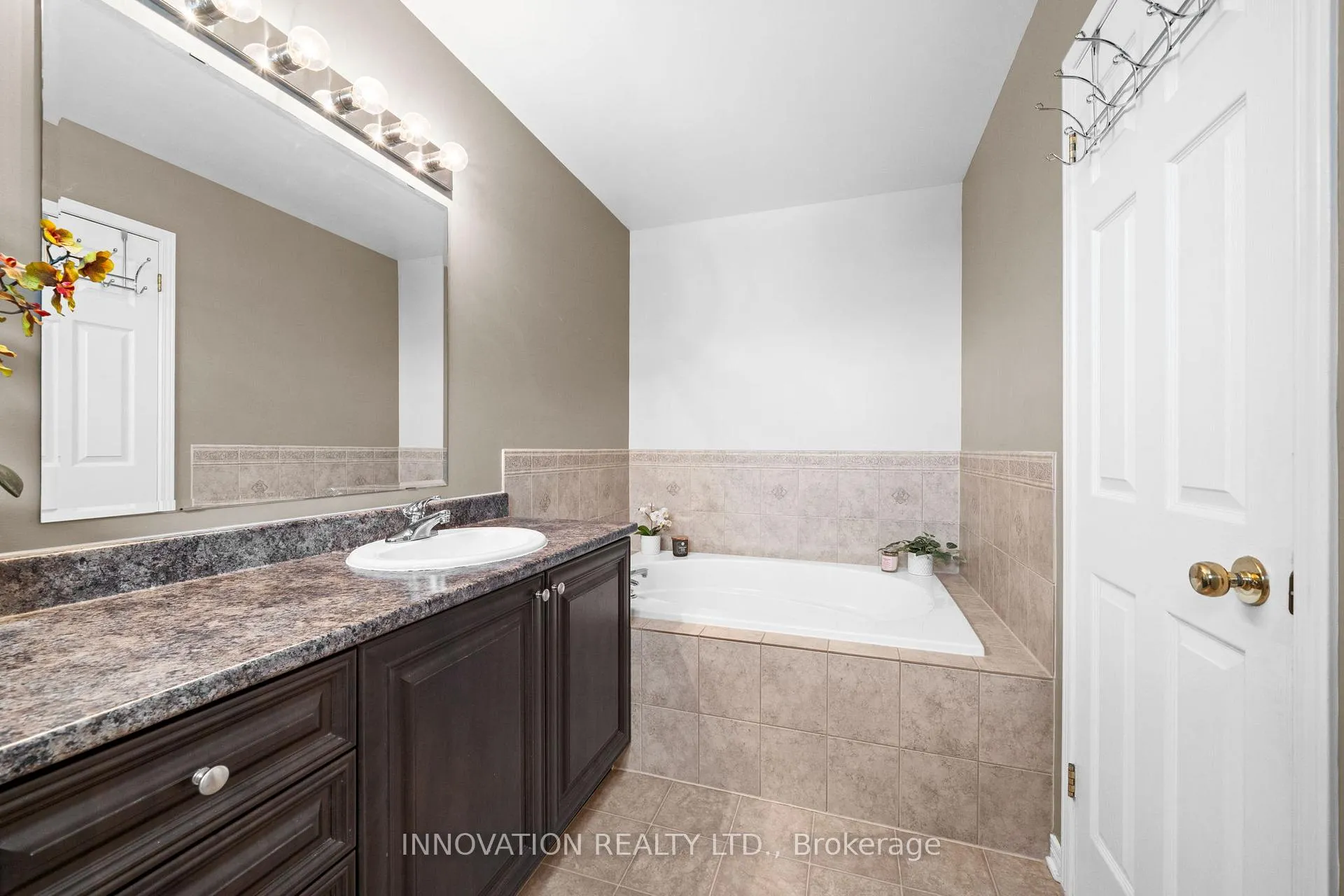 Photo 24 of 550 Louis Toscano Drive, Ottawa, Avalon East — HOMEH