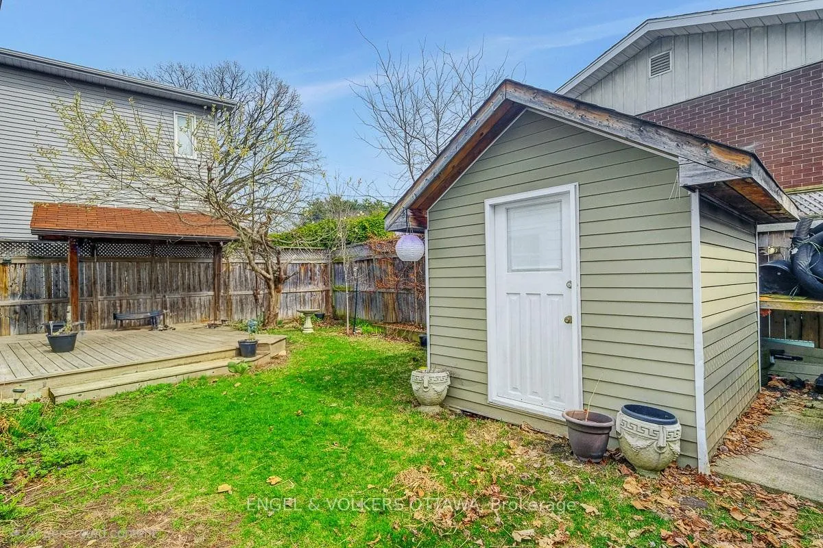 Photo 3 of 989 Bakervale Drive, Ottawa, Carlington — HOMEH