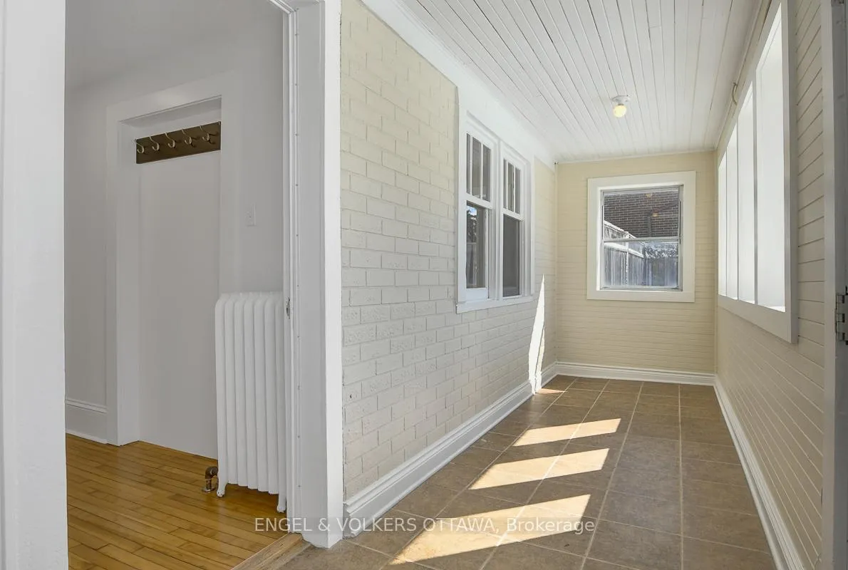 Photo 8 of 989 Bakervale Drive, Ottawa, Carlington — HOMEH