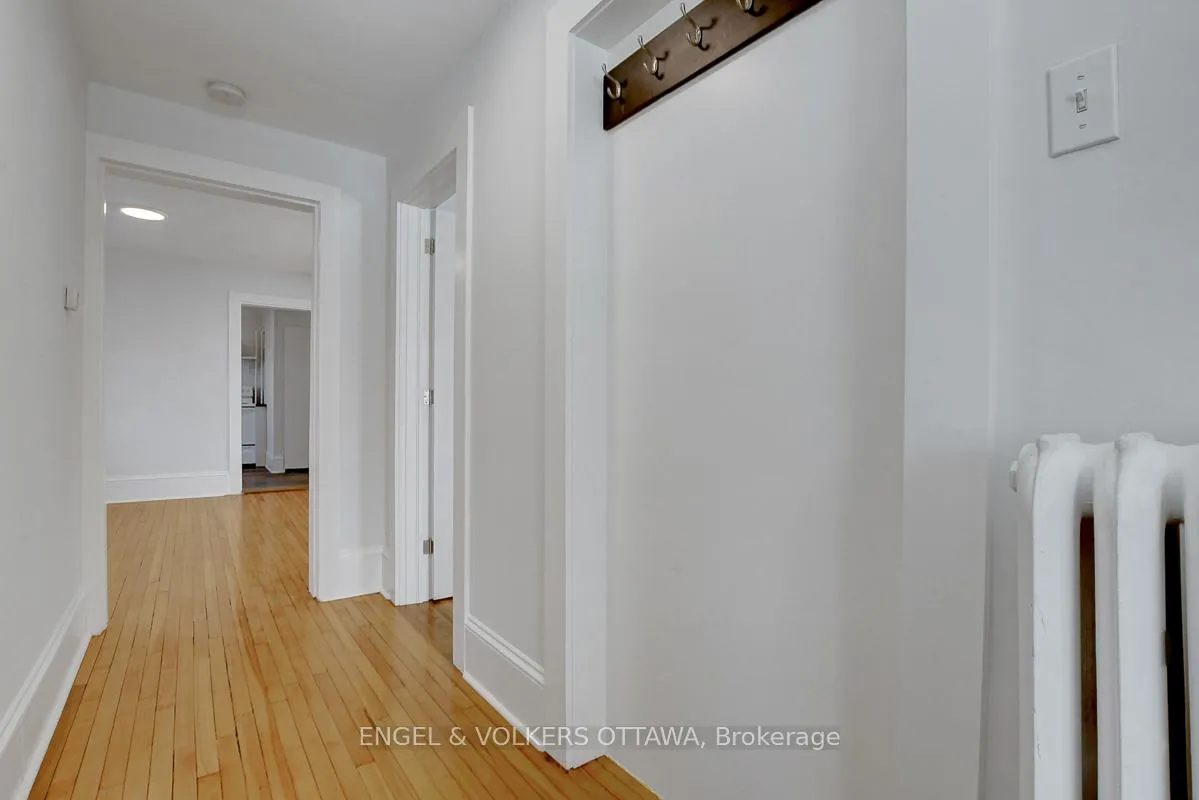 Photo 10 of 989 Bakervale Drive, Ottawa, Carlington — HOMEH