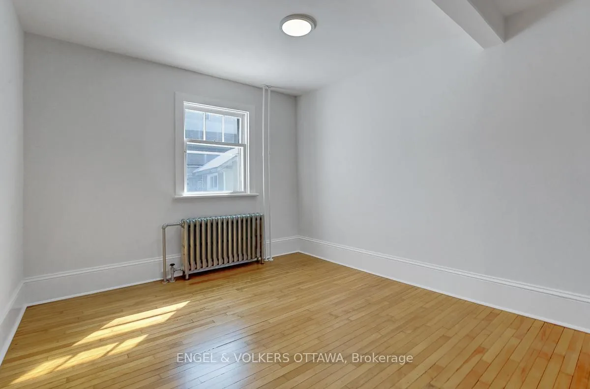 Photo 12 of 989 Bakervale Drive, Ottawa, Carlington — HOMEH