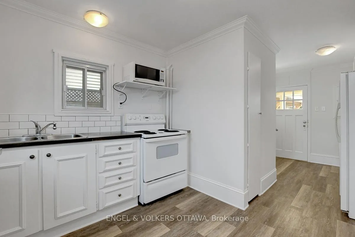 Photo 18 of 989 Bakervale Drive, Ottawa, Carlington — HOMEH