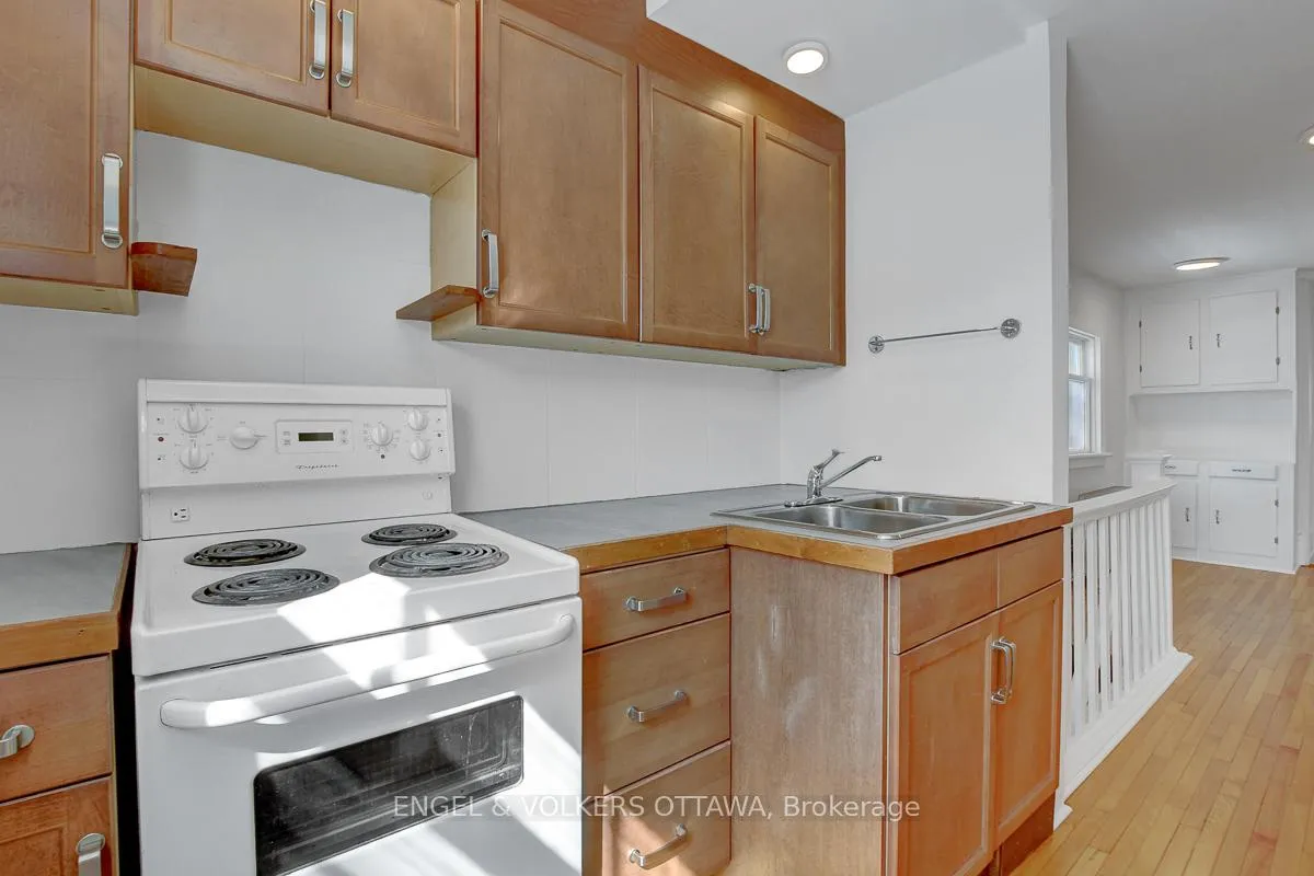 Photo 35 of 989 Bakervale Drive, Ottawa, Carlington — HOMEH