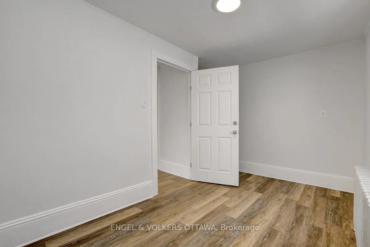 Photo 40 of 989 Bakervale Drive, Ottawa, Carlington — HOMEH