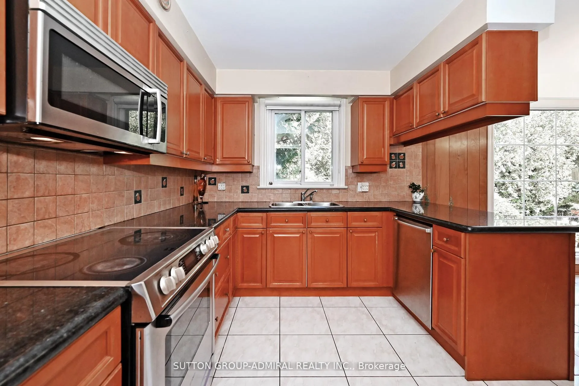 Photo 9 of 62 Apricot Street, Markham, Bayview Glen — HOMEH