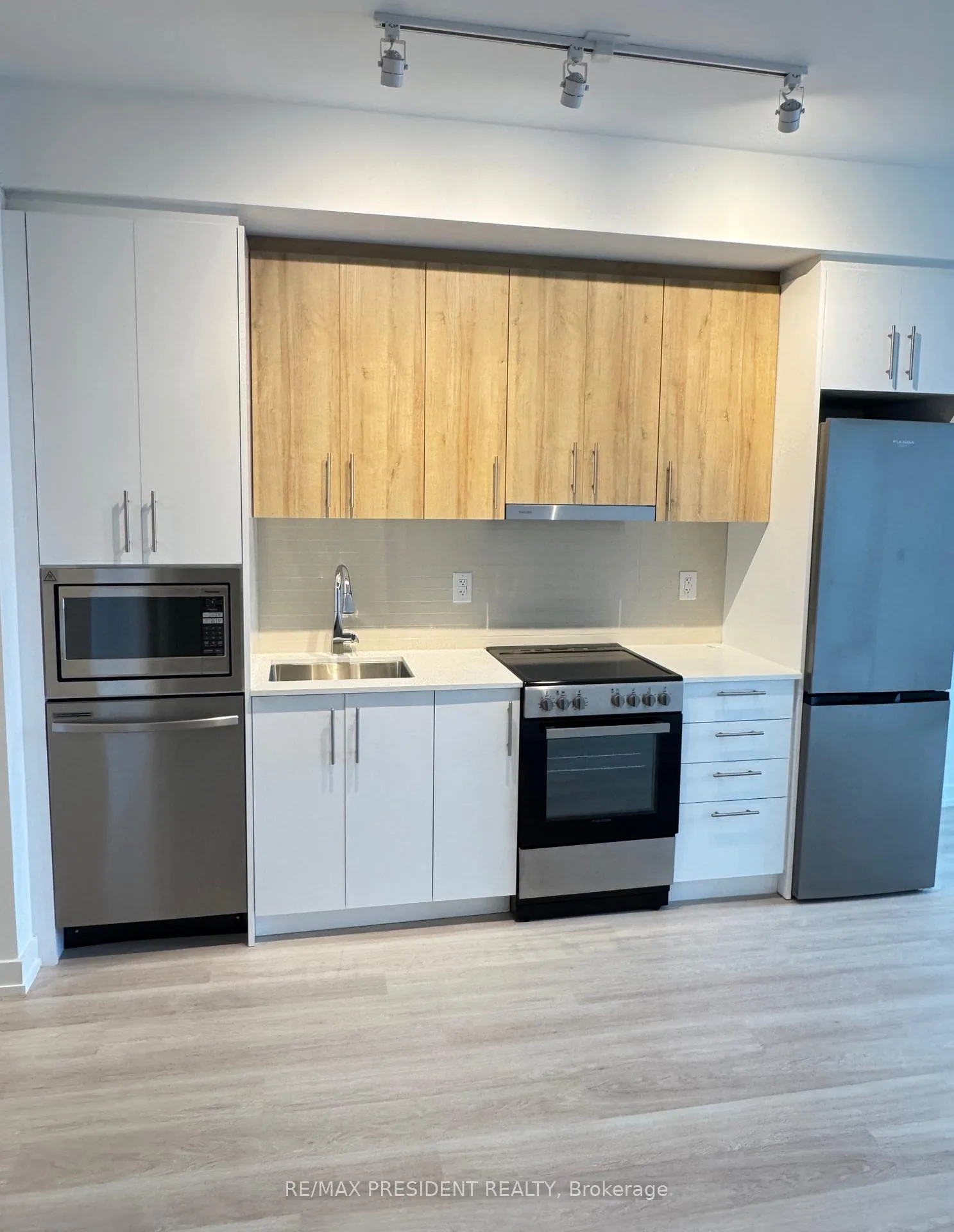 Photo 4 of Unit A-1712, 9763 Markham Road, Markham, Greensborough — HOMEH
