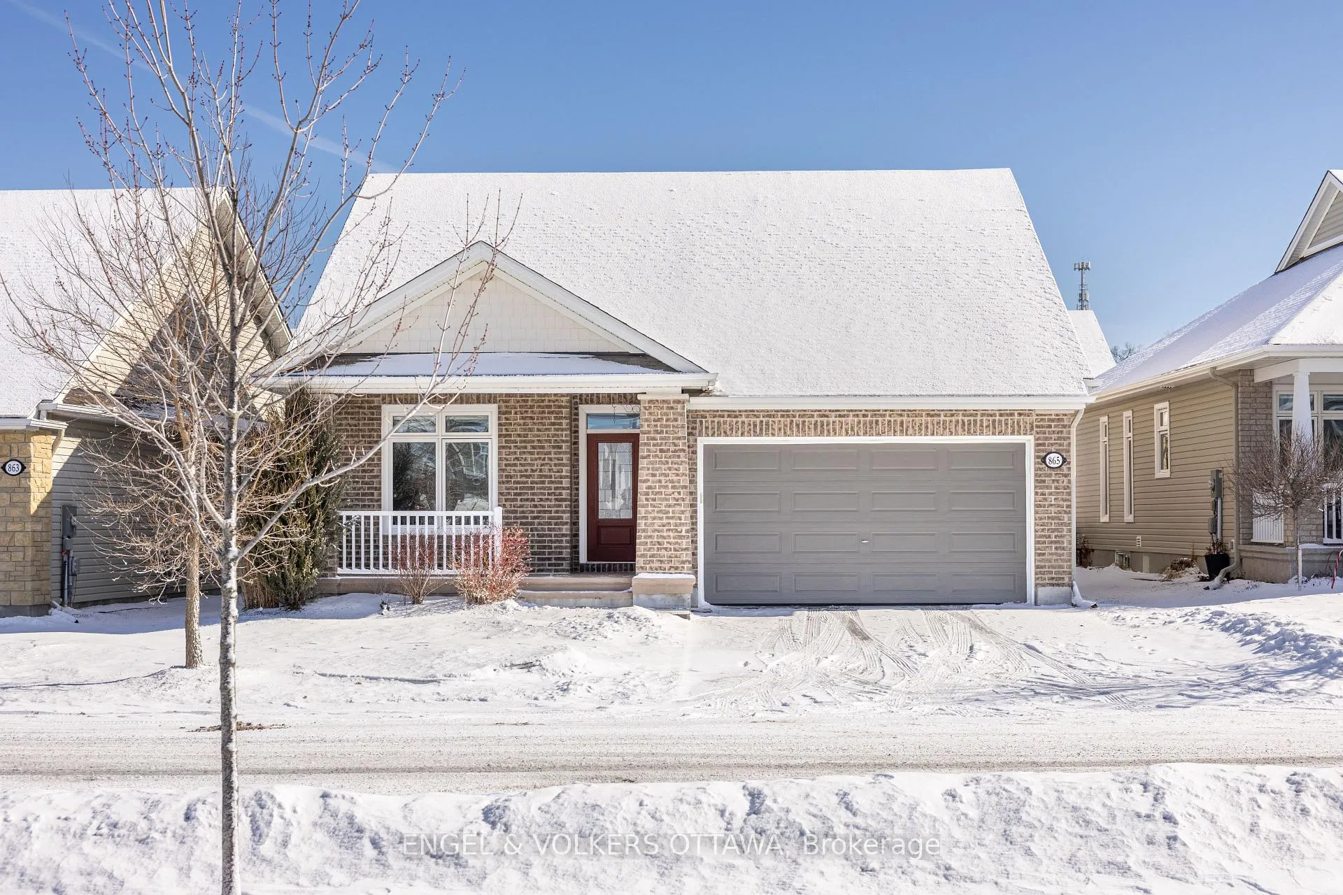 Front of 865 Tewin Circle