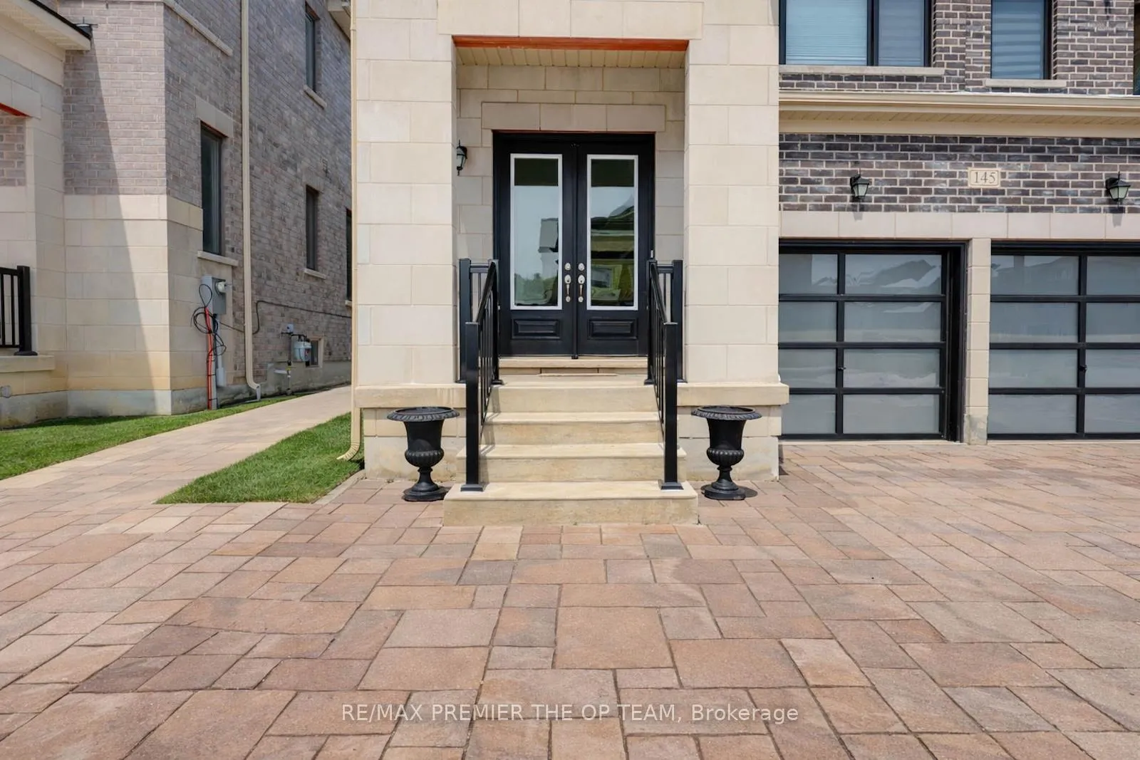 Photo 2 of 145 Timber Creek Boulevard, Vaughan, Kleinburg — HOMEH