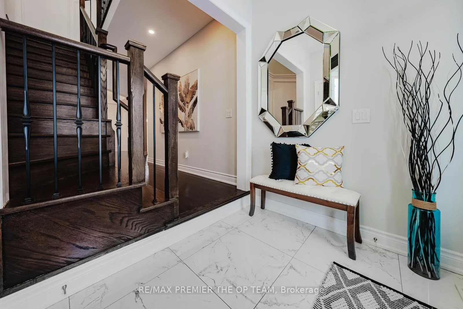 Photo 4 of 145 Timber Creek Boulevard, Vaughan, Kleinburg — HOMEH