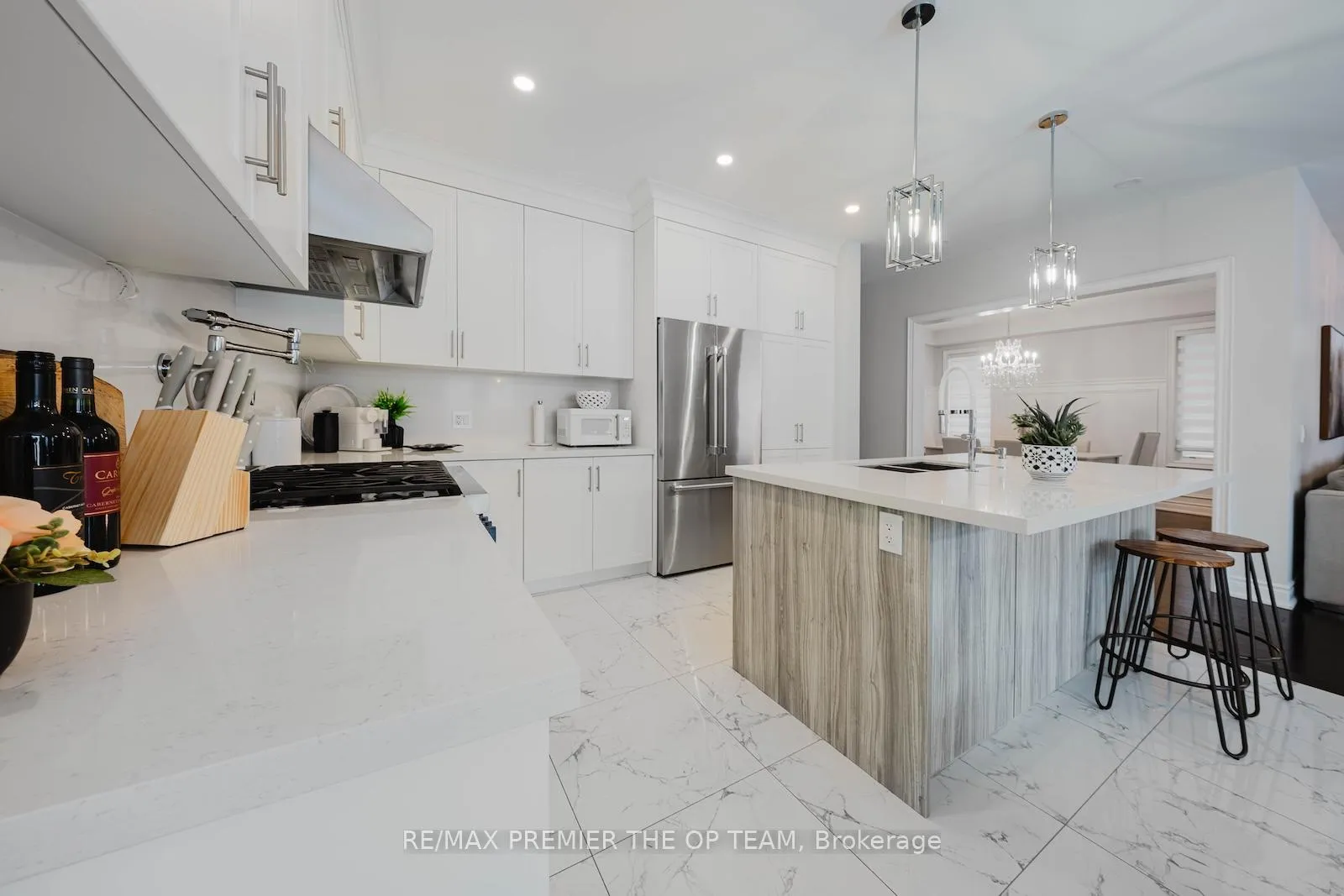 Photo 10 of 145 Timber Creek Boulevard, Vaughan, Kleinburg — HOMEH