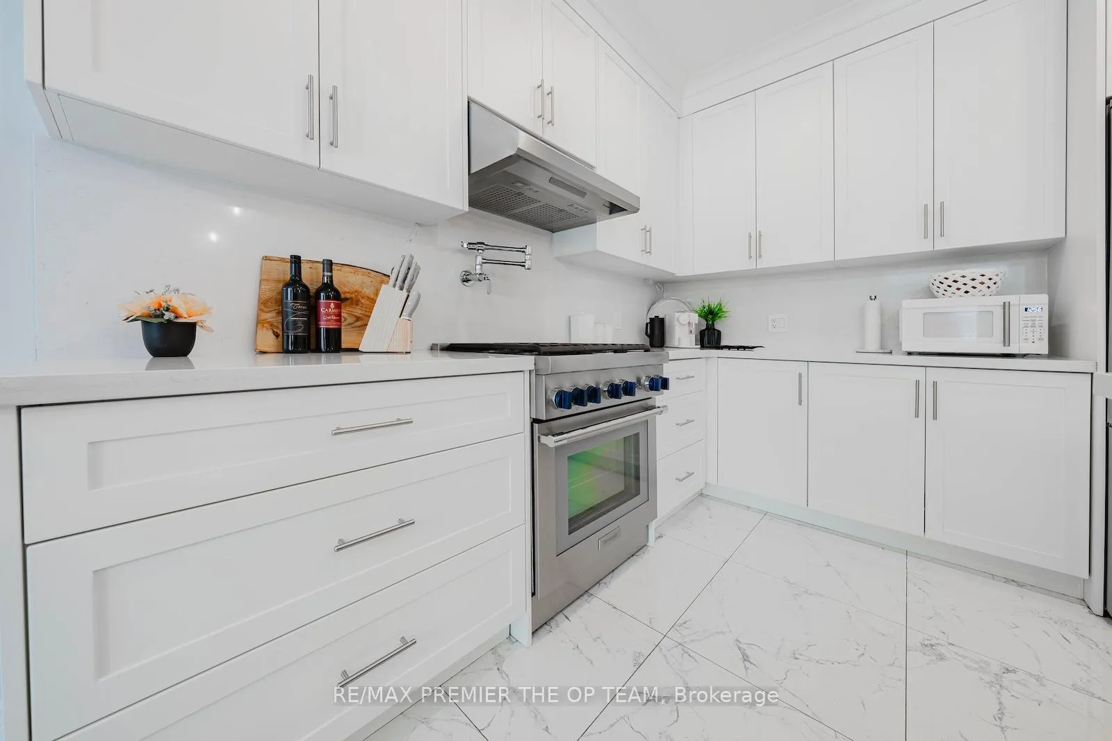 Photo 11 of 145 Timber Creek Boulevard, Vaughan, Kleinburg — HOMEH