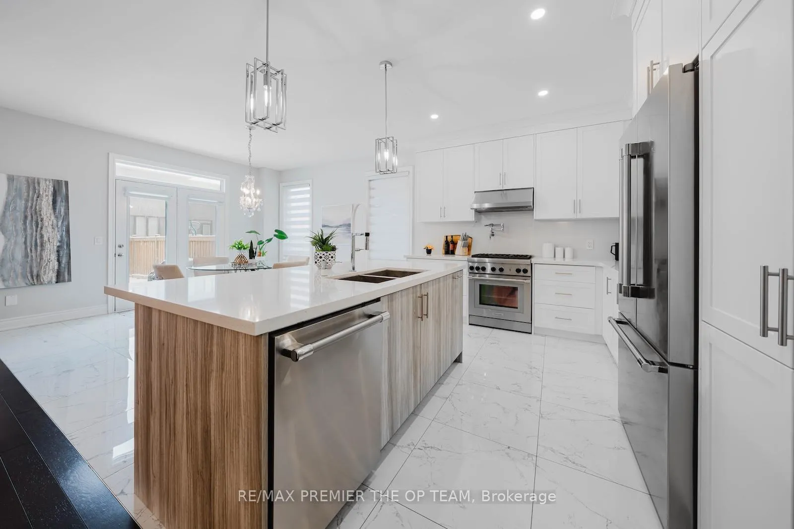 Photo 12 of 145 Timber Creek Boulevard, Vaughan, Kleinburg — HOMEH