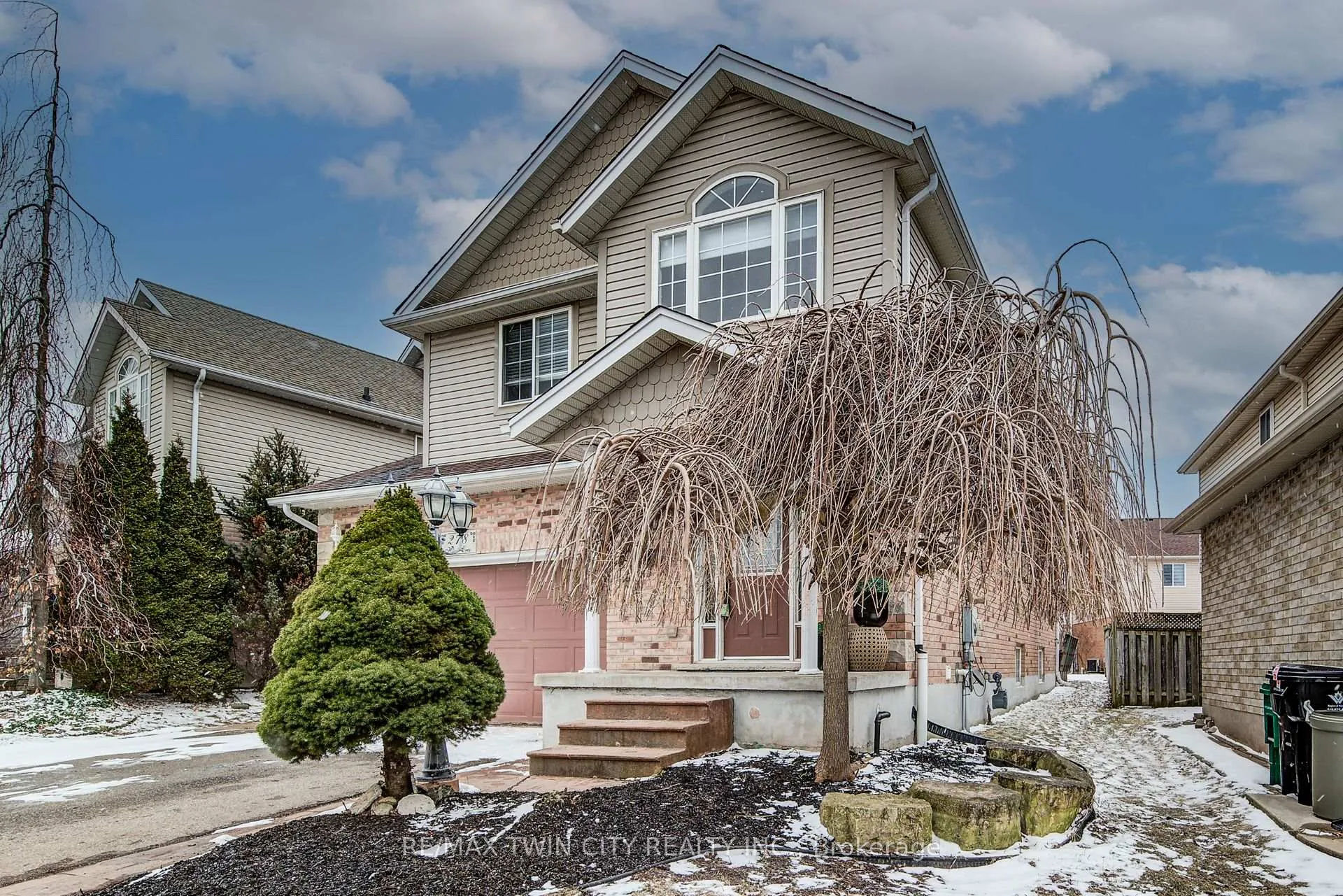 Photo 2 of 278 Huck Crescent, Kitchener — HOMEH
