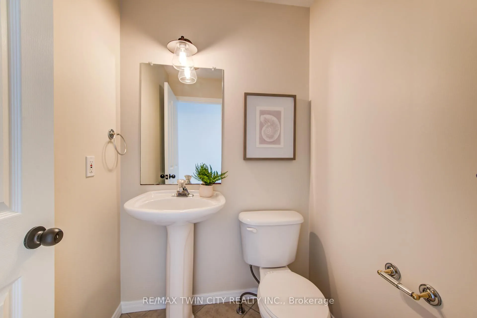 Photo 5 of 278 Huck Crescent, Kitchener — HOMEH