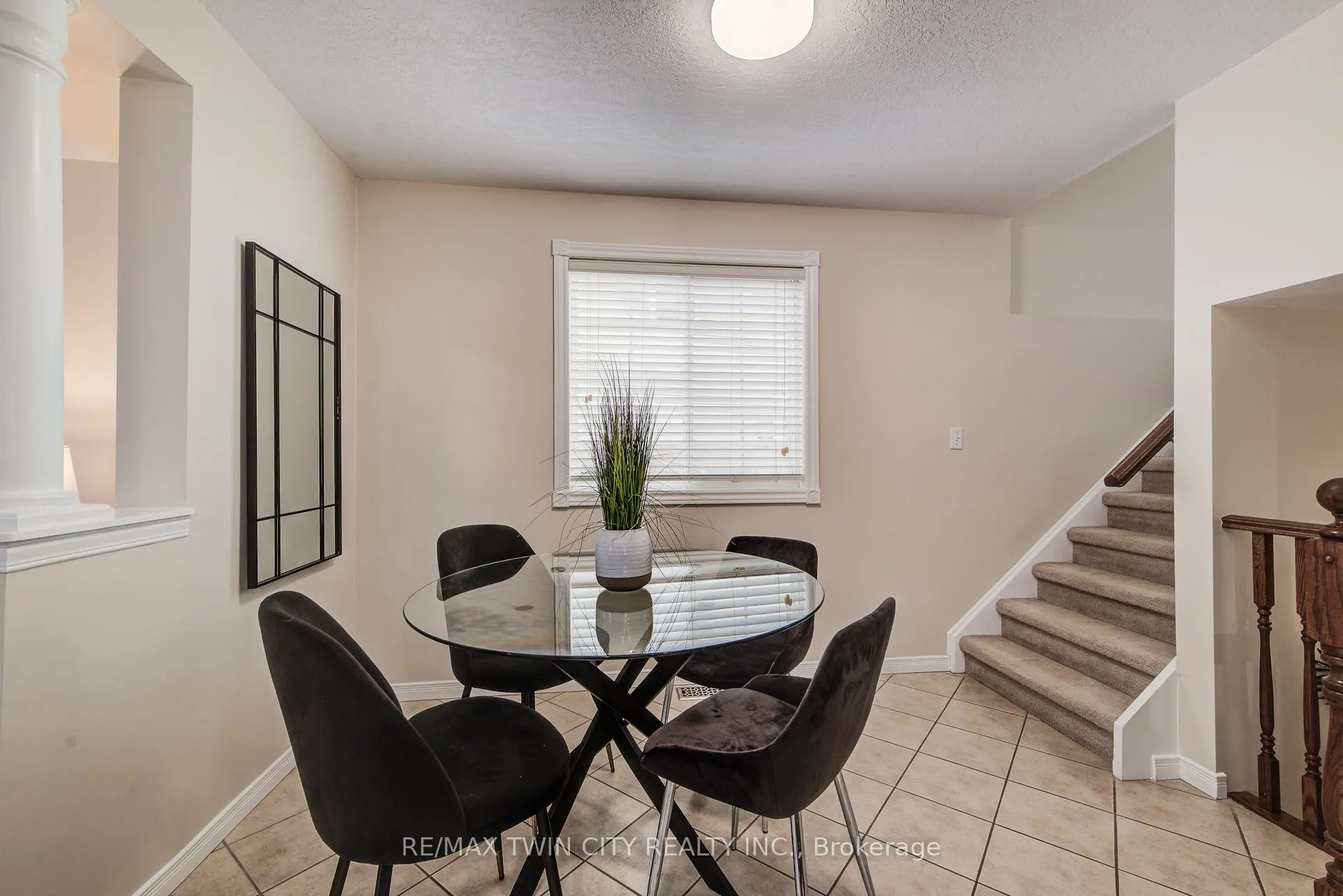 Photo 8 of 278 Huck Crescent, Kitchener — HOMEH