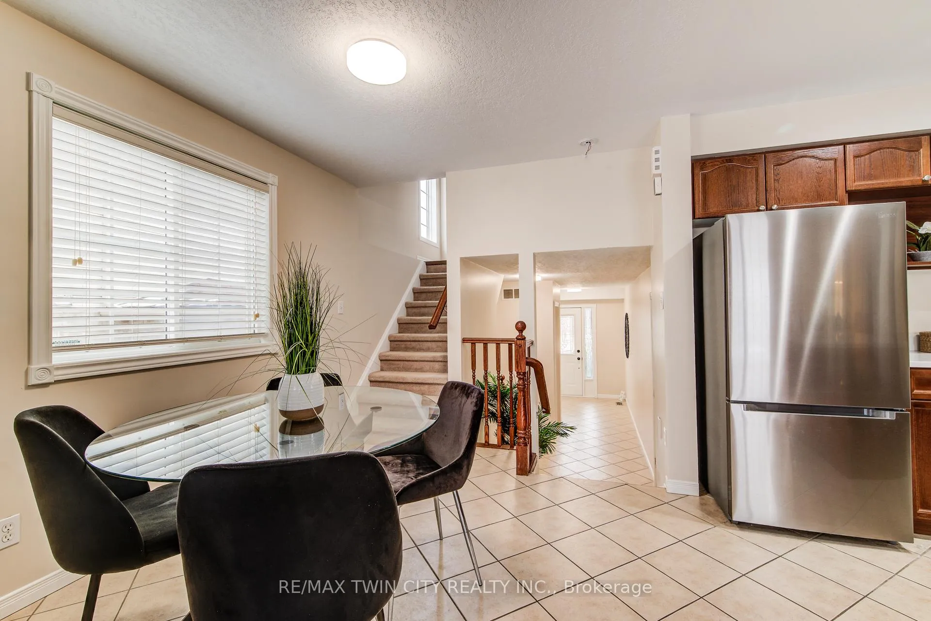 Photo 9 of 278 Huck Crescent, Kitchener — HOMEH