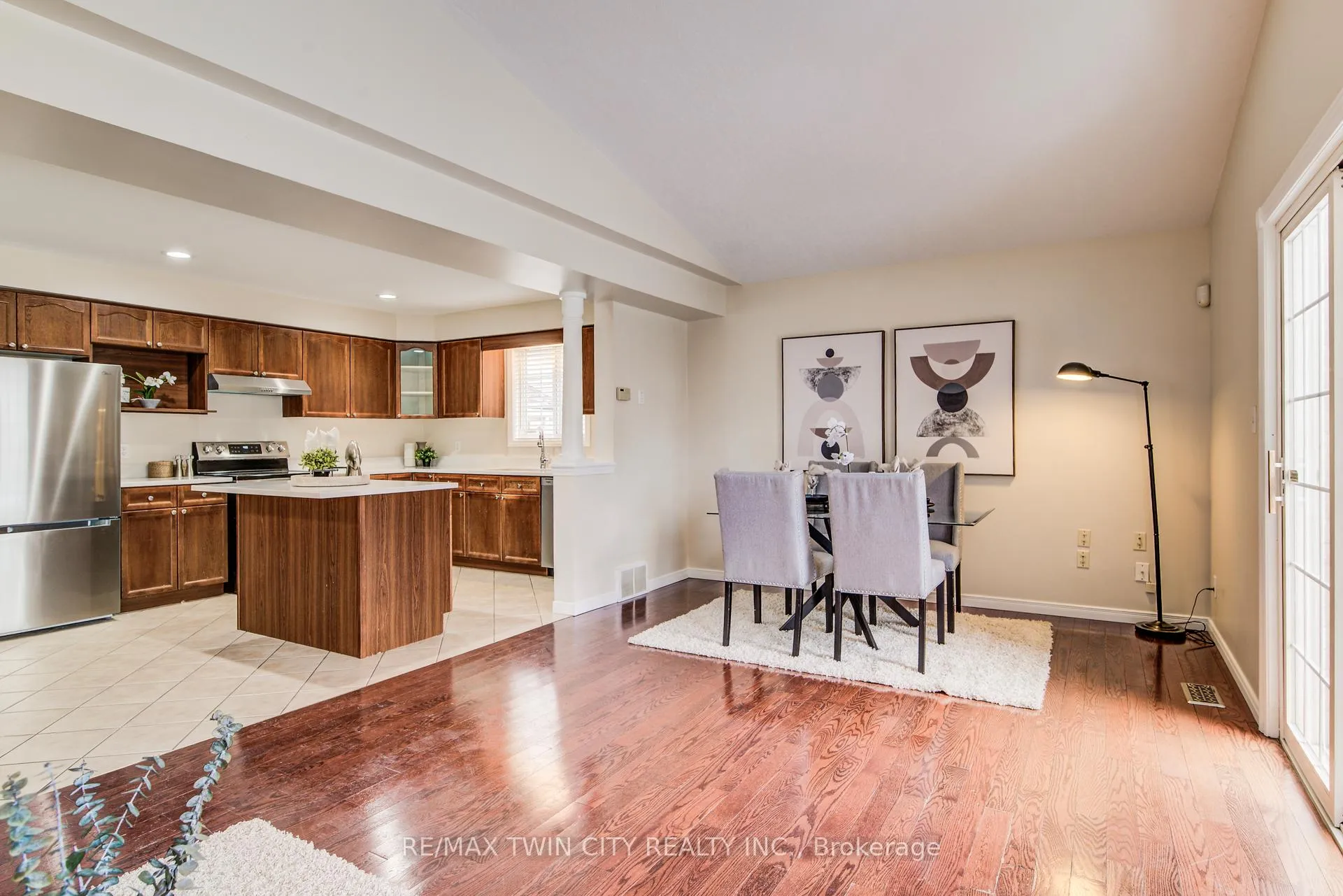 Photo 18 of 278 Huck Crescent, Kitchener — HOMEH