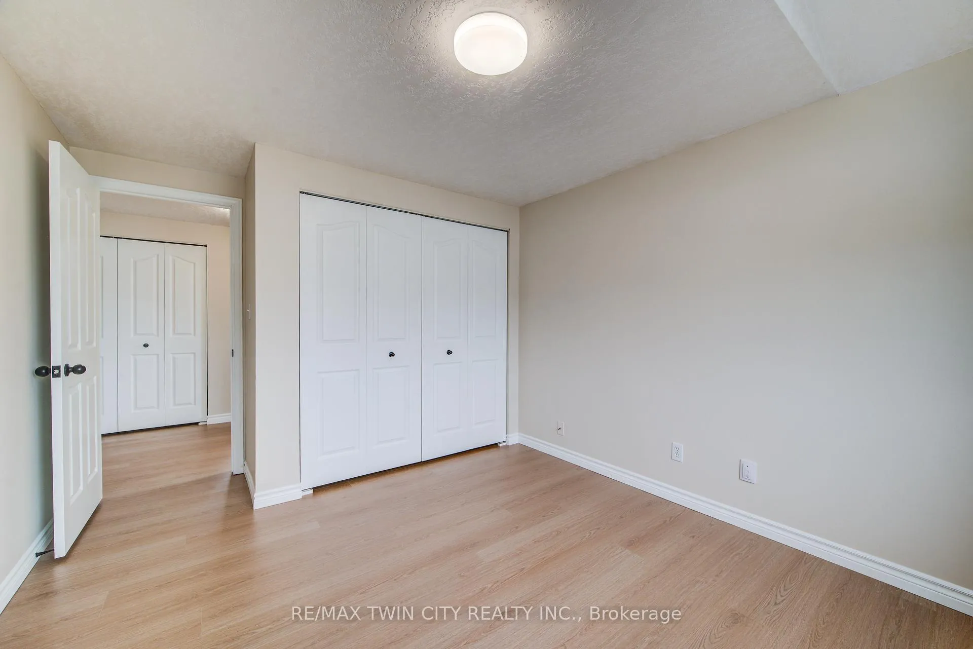 Photo 23 of 278 Huck Crescent, Kitchener — HOMEH
